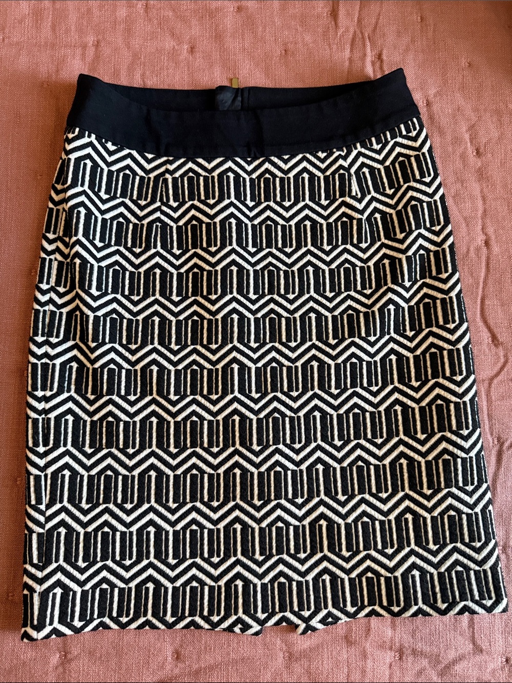 Black and White Geometric Pencil Skirt